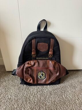 Hufflepuff™ Crest Backpack With Removable Waist Bag. Brand new unused